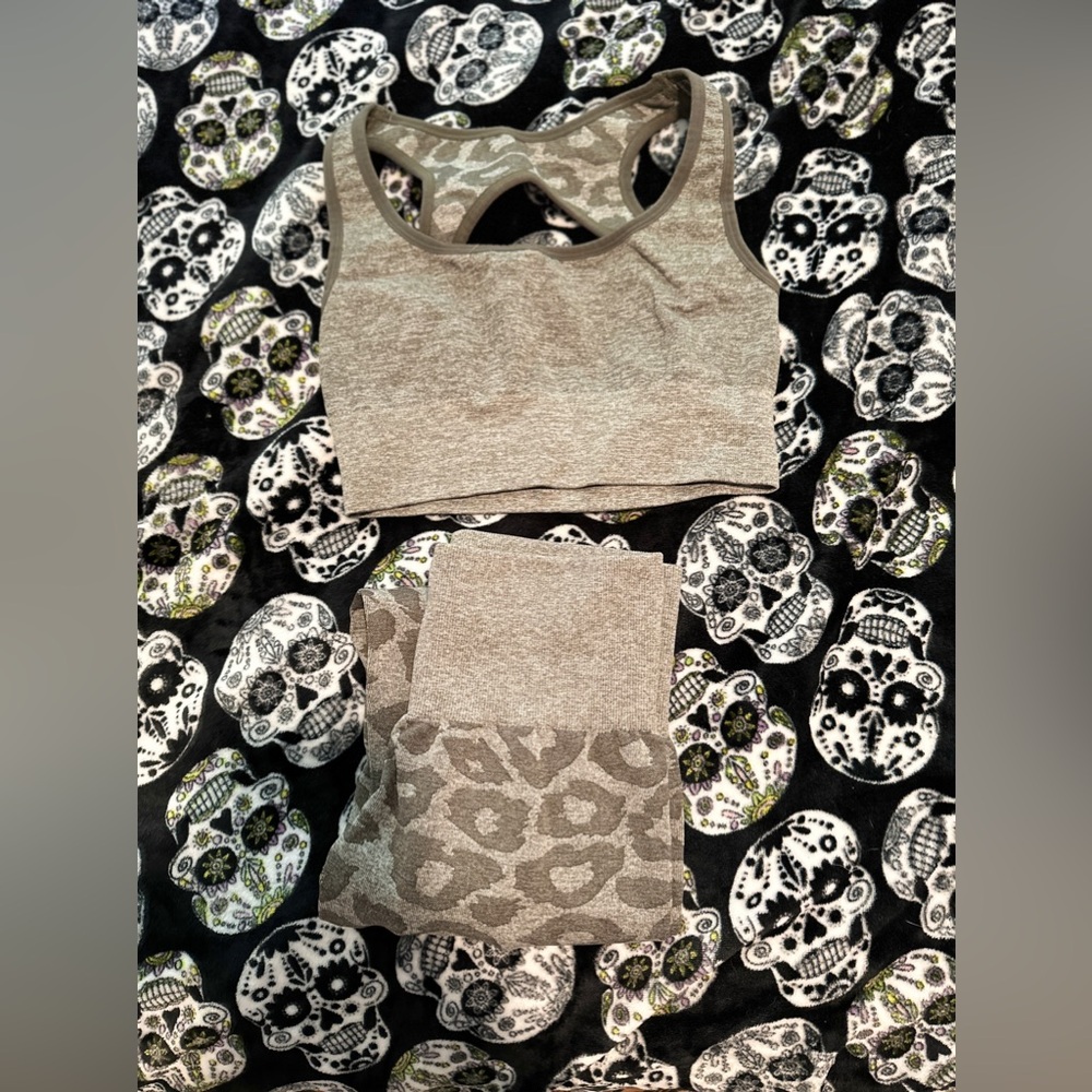 Gray leopard medium, top and small three-quarter length workout leggings